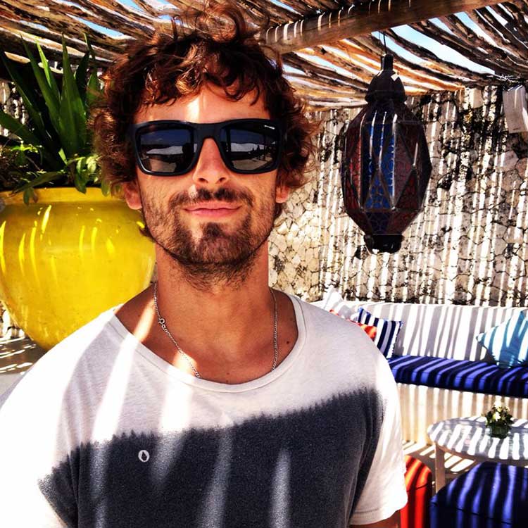Simon Weiss Designer und Entwickler der Kaiubank Simon Weiss Designer und Entwickler der Kaiubank